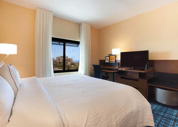 Hotel Fairfield & By Marriott Clearwater 3*