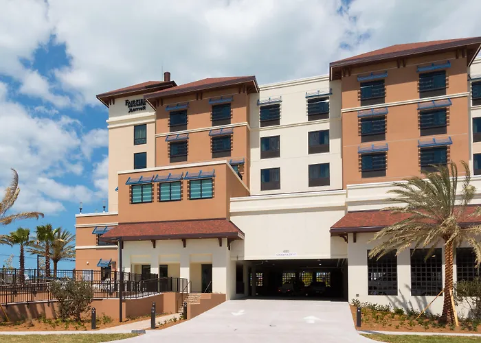 Hotel Fairfield & By Marriott Clearwater